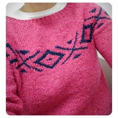 Patrón jersey con pechera redonda para tejer con agujas circulares
